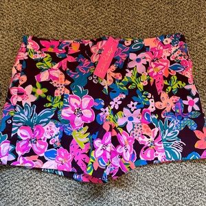 🌸 🌺 Lilly Pulitzer Arabeth Stretch Shorts in Cherry Ganache- Bohemian Garden